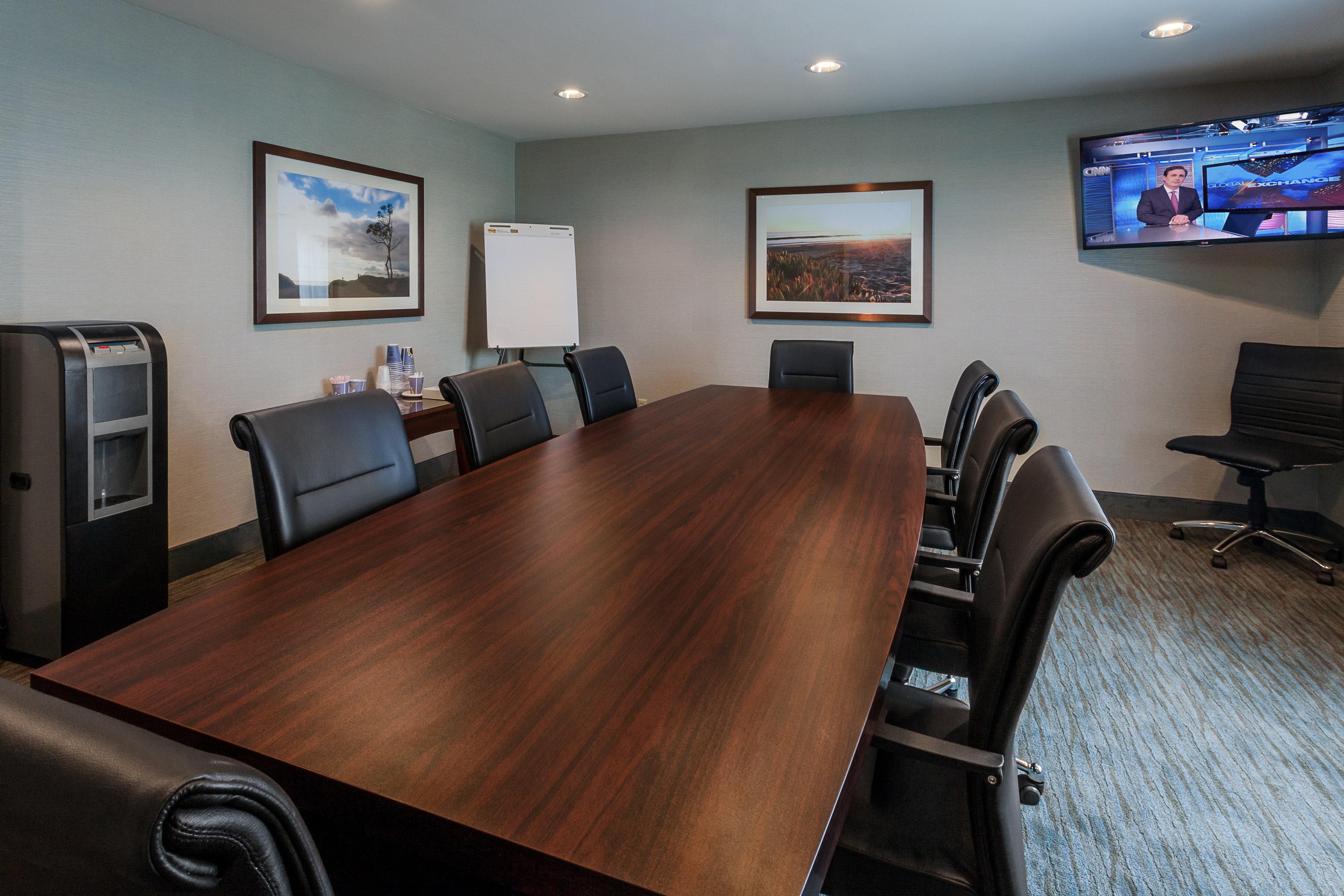 Holiday Inn Express & Suites Carpinteria By Ihg Экстерьер фото