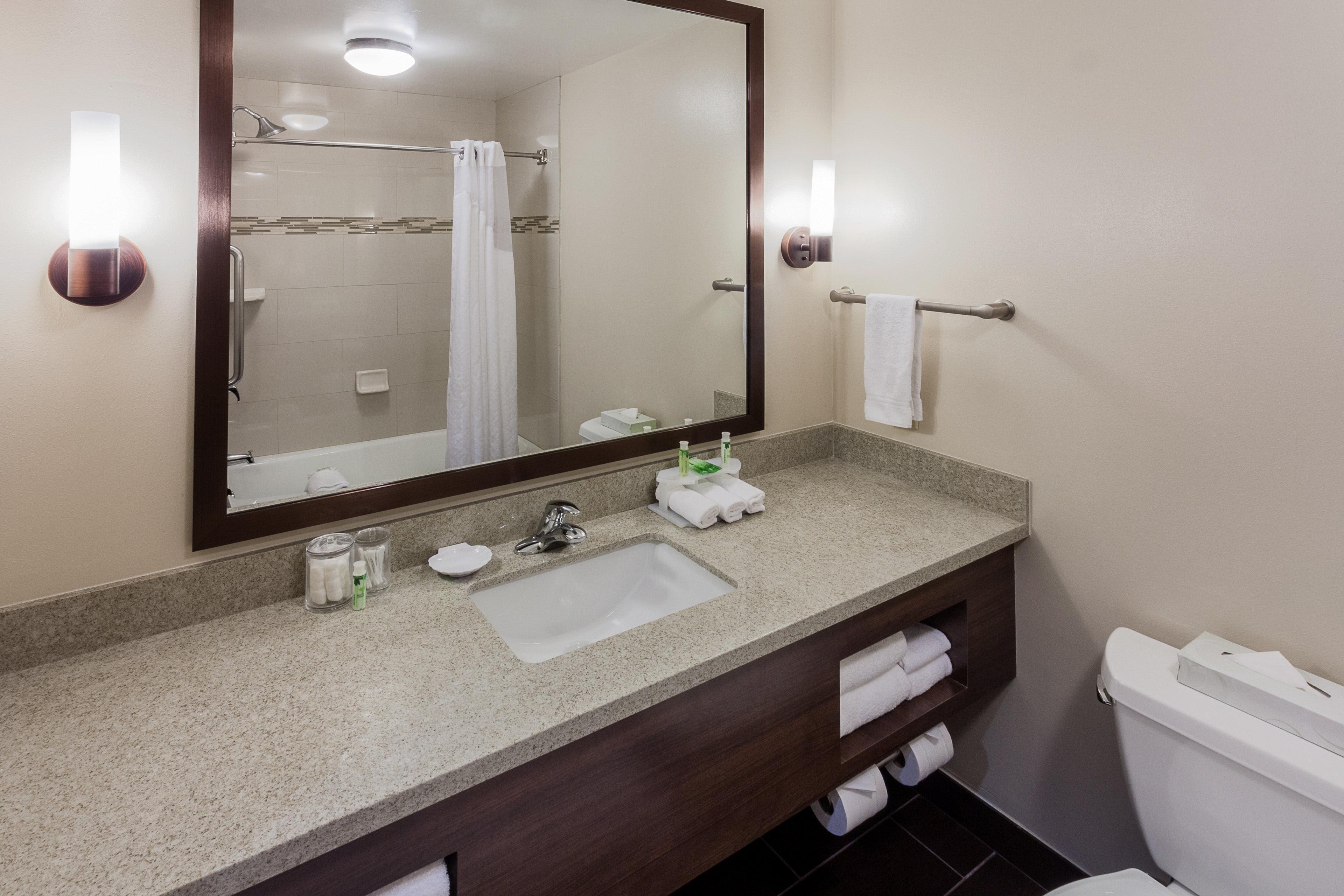 Holiday Inn Express & Suites Carpinteria By Ihg Экстерьер фото
