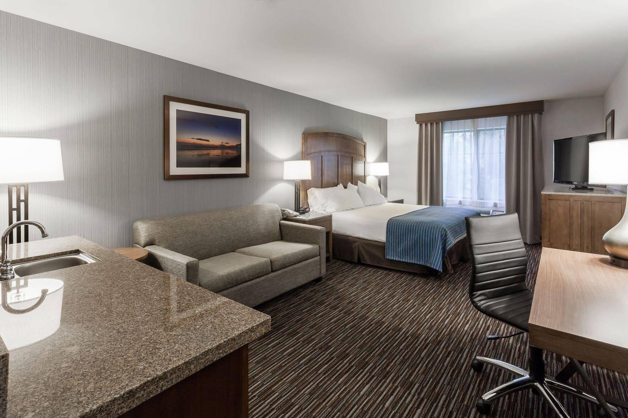 Holiday Inn Express & Suites Carpinteria By Ihg Экстерьер фото